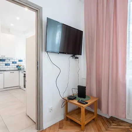 Comfort By Bookinghost Apartamento *